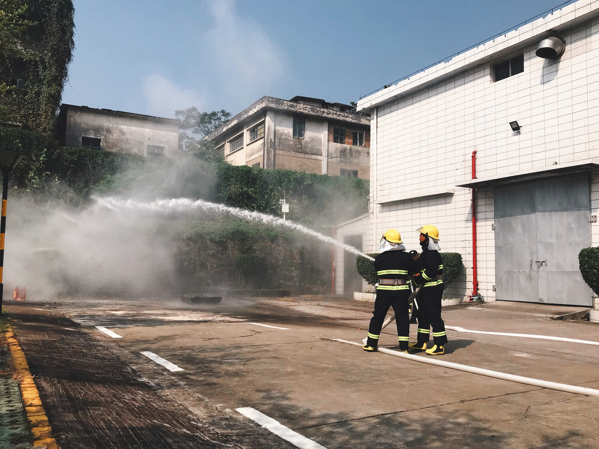 又一起因電動車充電引發(fā)火災(zāi)事故！！(圖1)